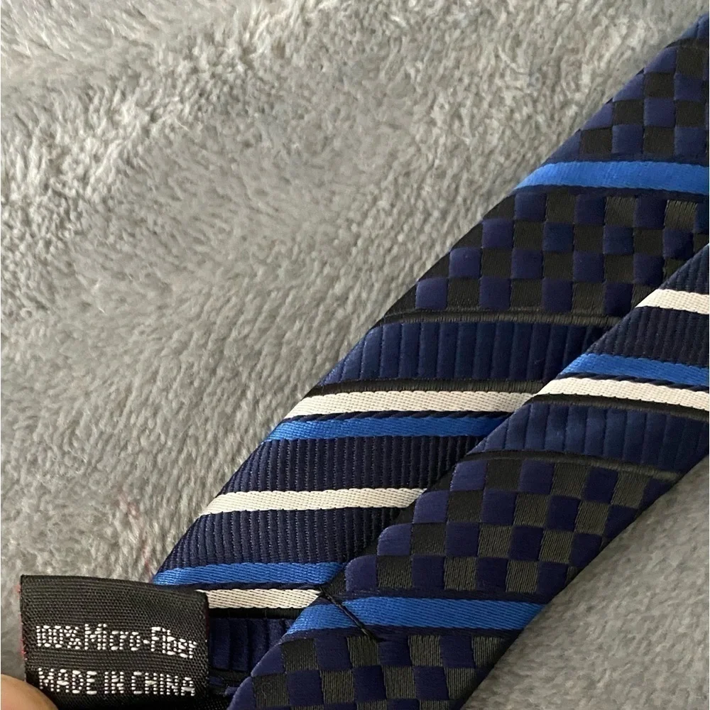 Men’s Tie 100%‎ Micro-Fiber Brand Q